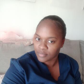 Babysitter in Stony Hill: Feona