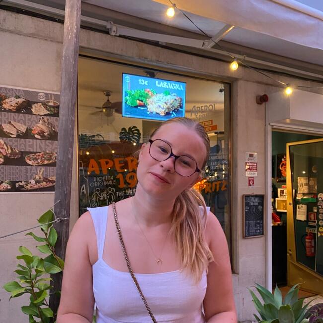 Babysitter in Palaiseau: Lucie