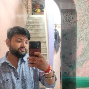 Babysitter in Gorakhpur (Uttar Pradesh): Devesh pathak