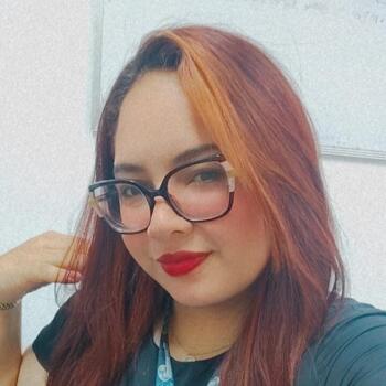 Niñera Lecherías: Ariana