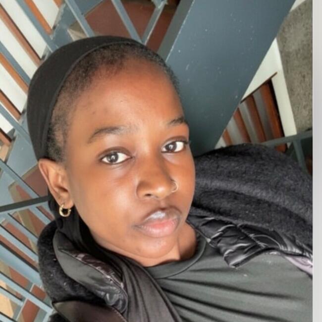 Babysitter in Saint-Martin-d'Hères: Khady