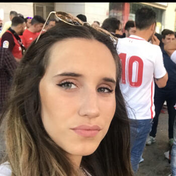 Canguro en Sevilla: Claudia