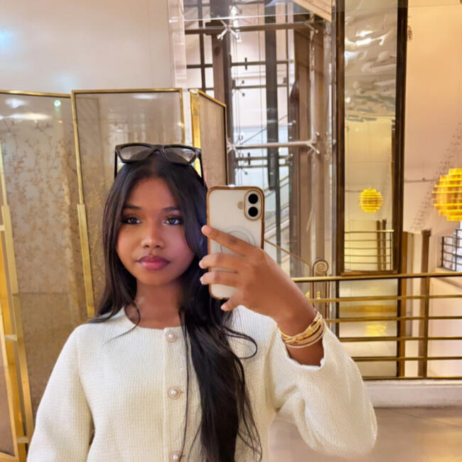 Babysitter in Paris: Sarashwati
