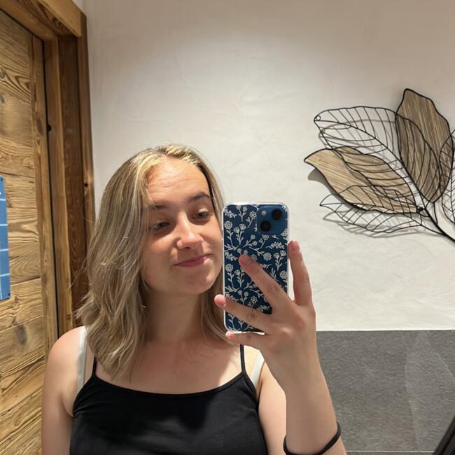 Babysitter in Saint-Jeoire: Elsa