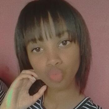 Babysitter in Plettenberg Bay: Monique