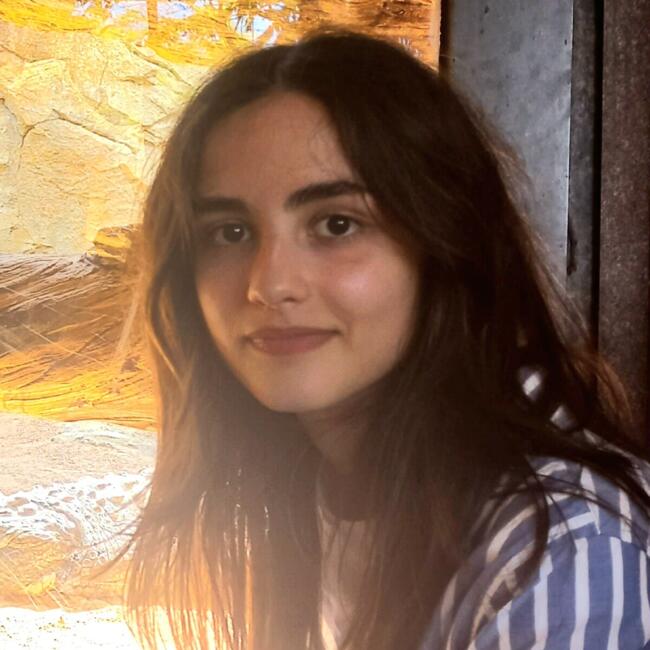 Babysitter em Prado: Joana