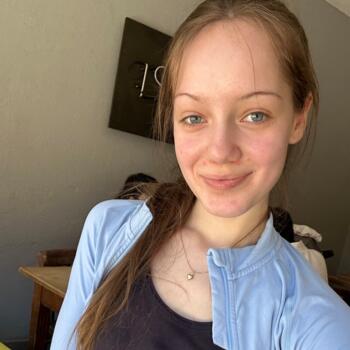 Baby-sitter Bertrange: Polina