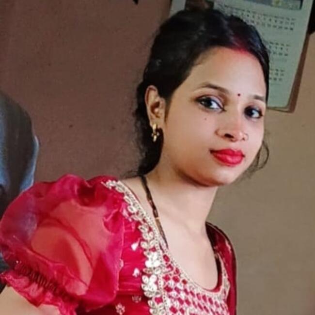 मेरठ में बेबीसिटर: Simran