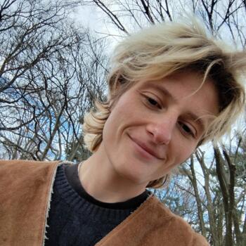 Baby-sitter in Brooklyn: Lake