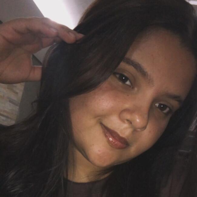 Babá em Montes Claros: Maria