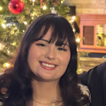 Babysitter in Cleveland: Erika