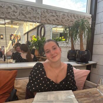 Babysitter in Dammarie-les-Lys: Leane