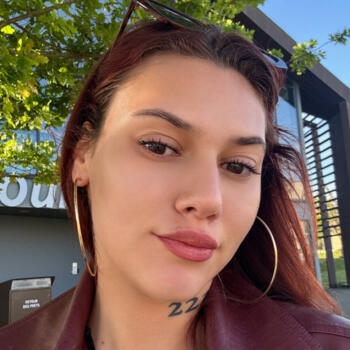 Babysitter in Noyal-Châtillon-sur-Seiche: Lea