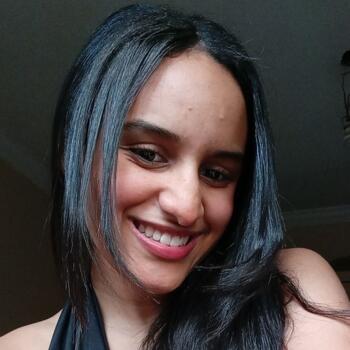 Babysitter in Brasília: Anna Júlia Sousa