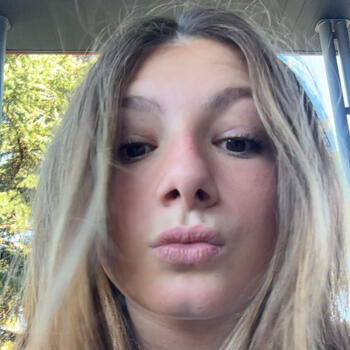 Babysitter in Casteide-Candau: Camille