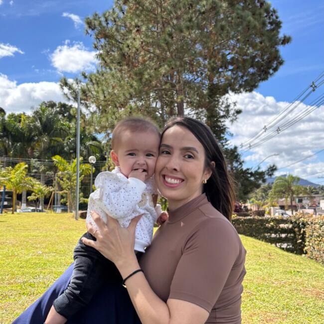 Emprego de babá em Sumaré: Debora