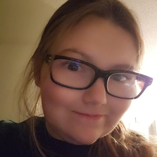 Babysitter in Bonneville: Laura