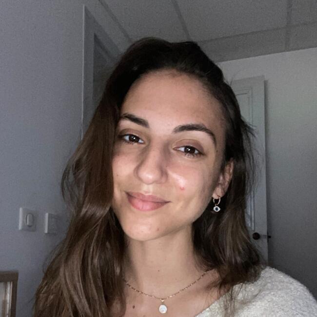 Babysitter in Sainte-Colombe-en-Bruilhois: Heavenly