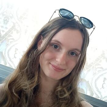 Babysitter in New Plymouth: Hazel