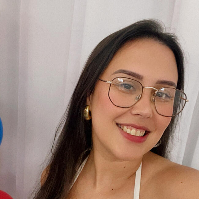 Emprego de babá em Biguaçu: Aline Simara