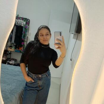Babysitter Piracicaba: Gabriela Mirlainee