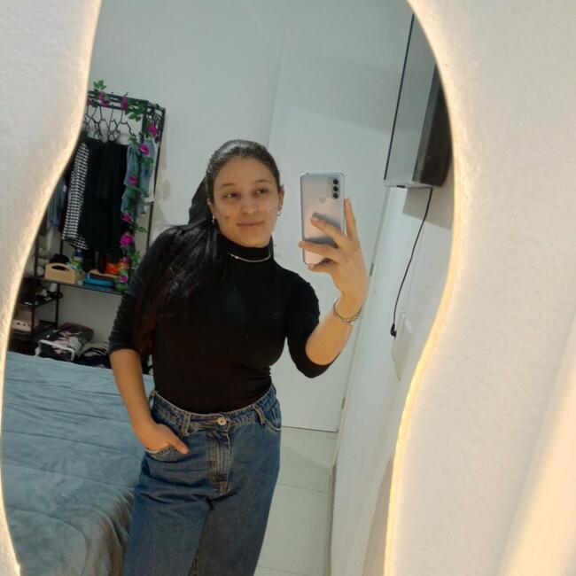Babysitter in Piracicaba: Gabriela Mirlainee