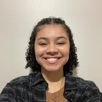 Babysitter in Chicago: Mayeli