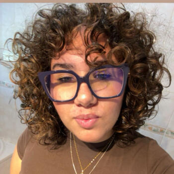 Babysitter in Treize-Septiers: Naomie