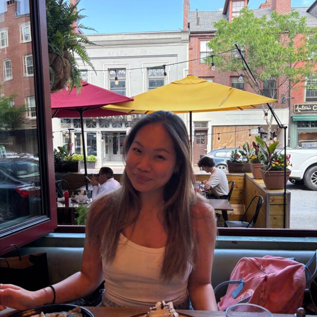 Babysitter in Singapore Island: Emma