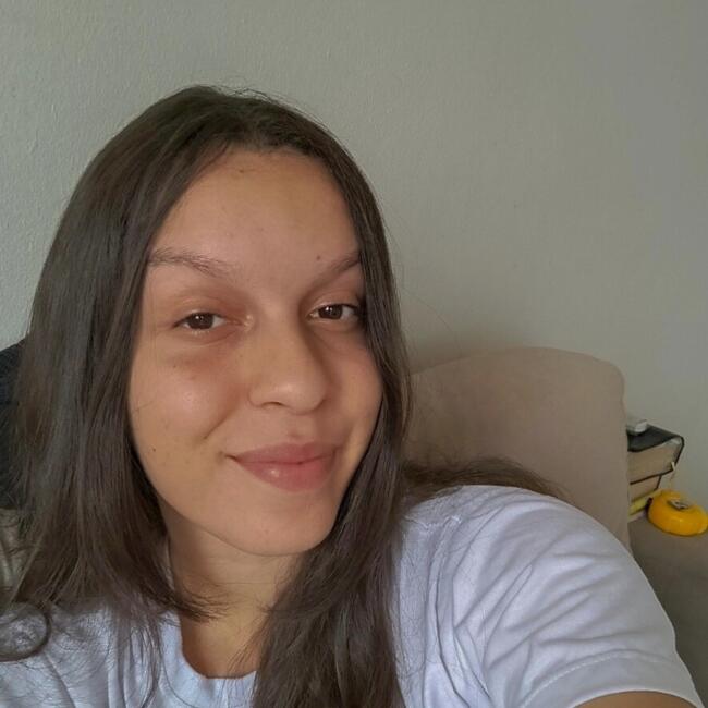 Babá em Governador Valadares: Luiza