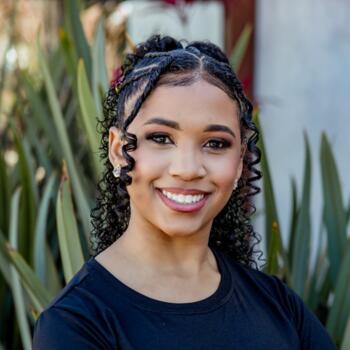 Babysitter in João Monlevade: Elaine