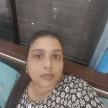 Babysitting job in Pune: babysitting job Deepti