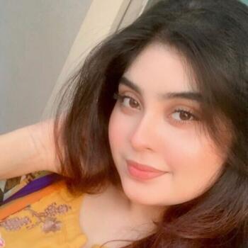 Babysitter in Karachi: Afsheen