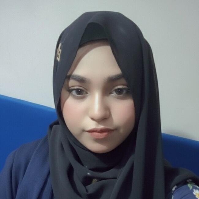 Babysitter in Karachi: Warda