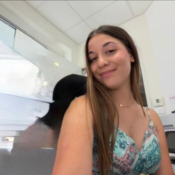Babysitter Hauteville-sur-Fier: Janna