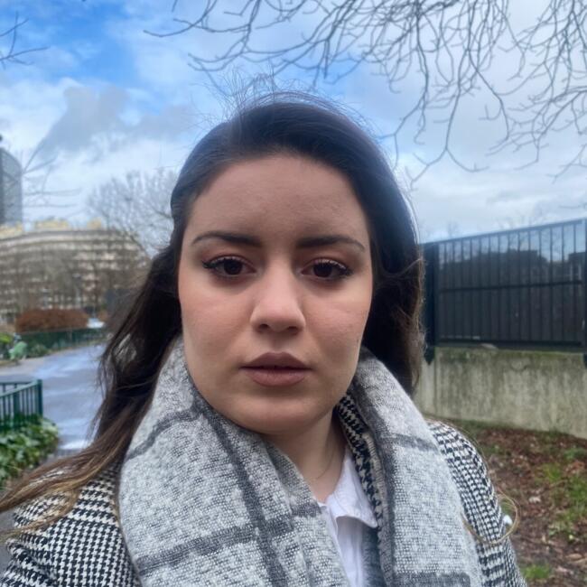Babysitter in Rouen: Sonia