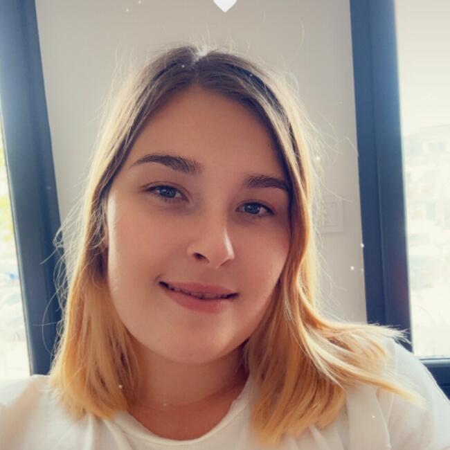 Babysitter in Camon: Anelyne