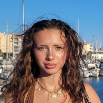 Babysitter in Besançon: Hanaé