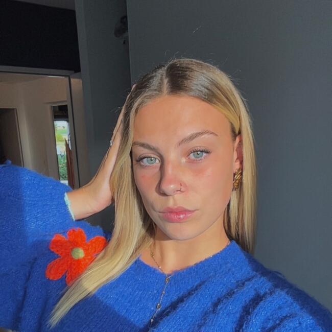 Babysitter in Étaules: Elisa