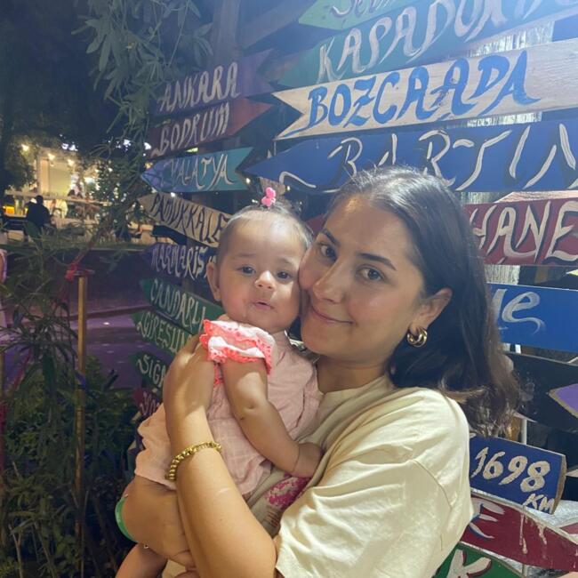 İstanbul bölgesinde bebek bakıcılığı işi: Merve