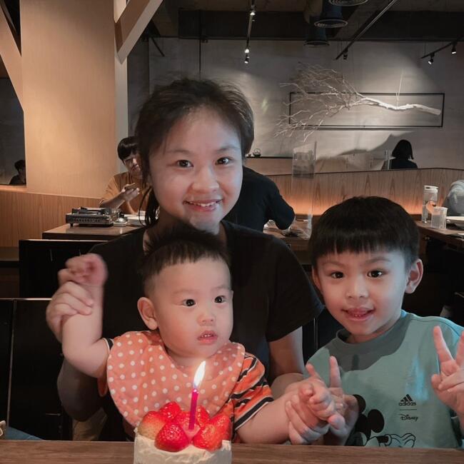 位於高雄市的臨時保母: 品彤