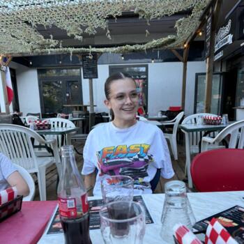 Babysitter Sathonay-Camp: Pereira