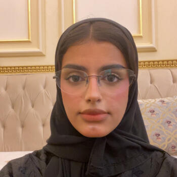 جليسة أطفال في الدمام: ريوف