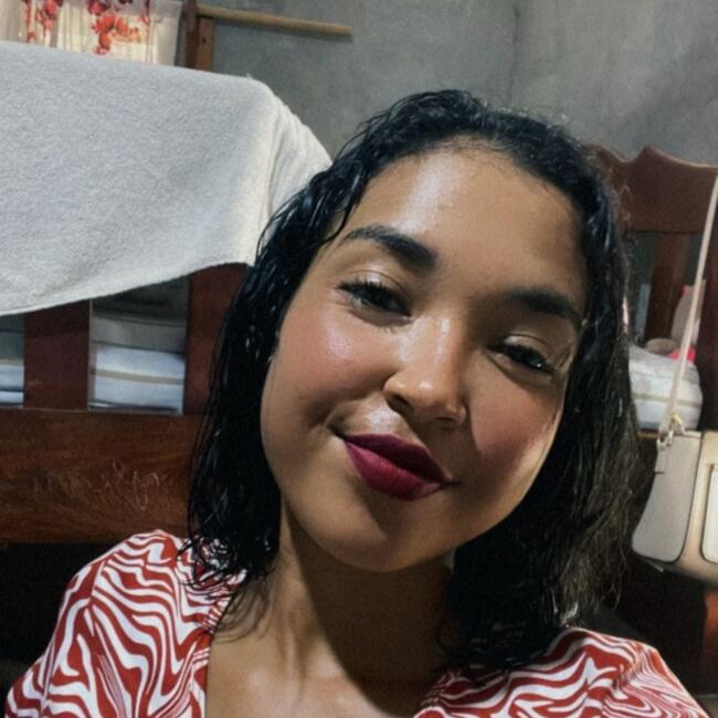 Niñera en David: Julianne