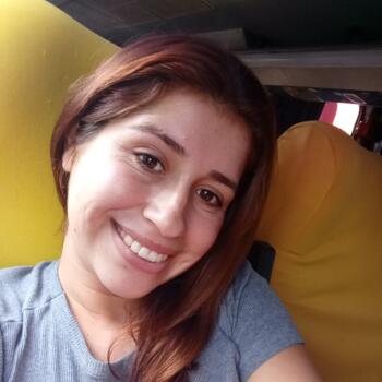 Niñera Areguá: Regina