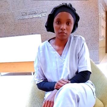 Babysitter Riyadh: Alice