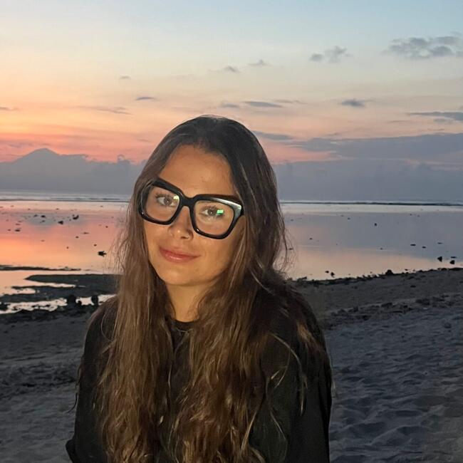 Babysitter in Perth: Laura