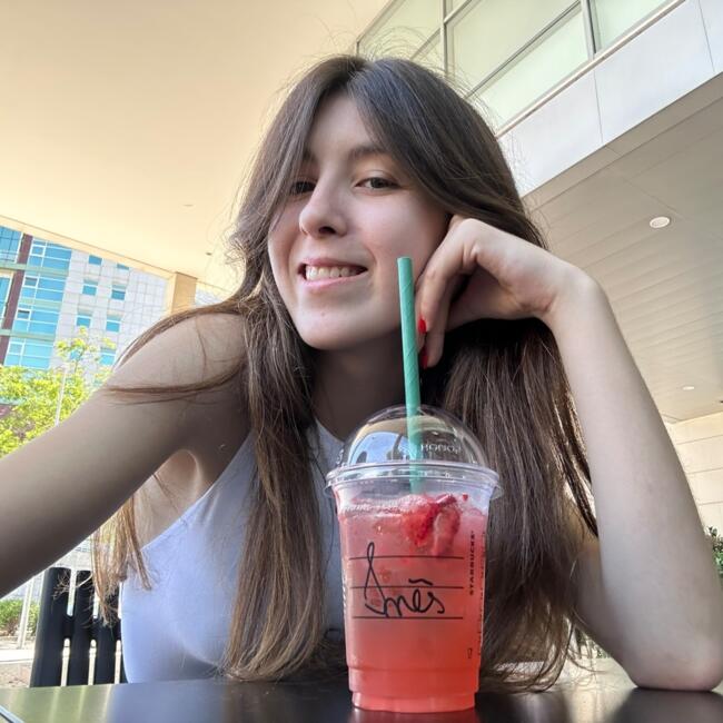 Babysitter in Setúbal: Inês