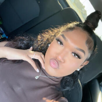 Babysitter Houston: Julissa