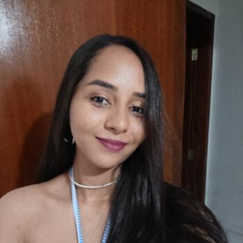 Babysitter Serra: Juliana Damasceno